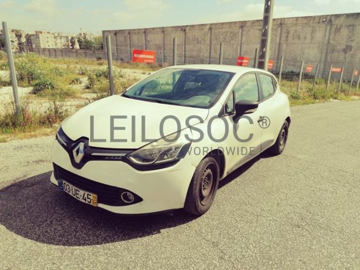 Renault Clio 1.5 DCI · Ano 2015