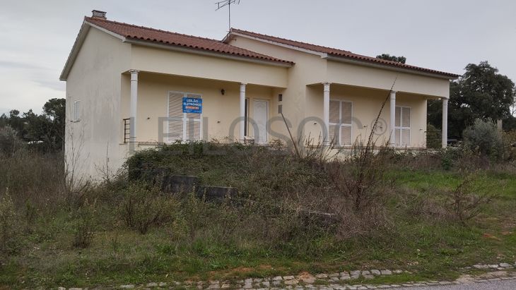 Lote de Terreno para Construção com Benfeitoria · Ansião, Leiria