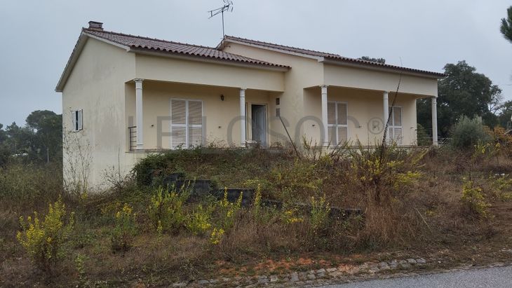 Lote de Terreno para Construção com Benfeitoria · Ansião, Leiria