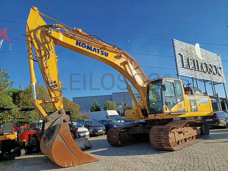 Giratória de Rastos Komatsu · Ano 2018