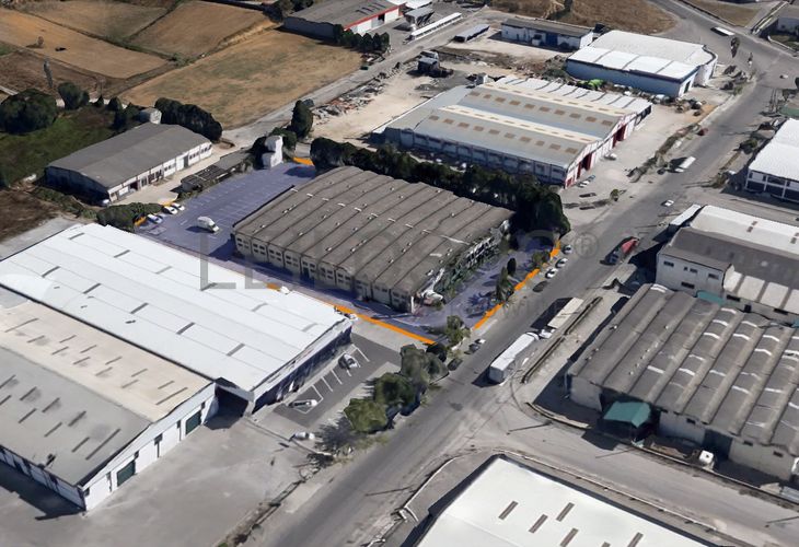 Armazém Comercial · Zona Industrial de Santarém