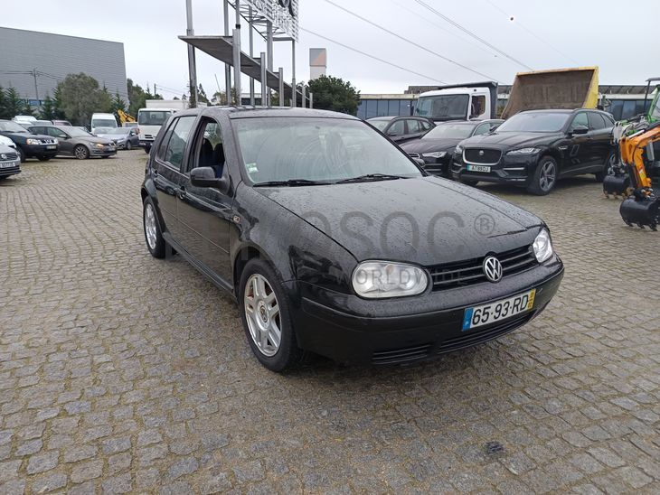 Volkswagen Golf · Ano 2001