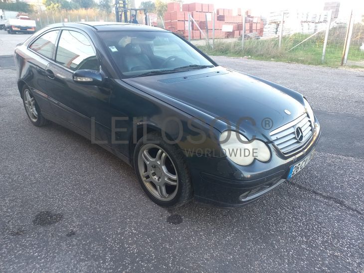 Mercedes- Benz C 220 CDI · Ano 2002