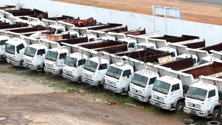 21 Camiões Basculantes VOLKSWAGEN WORKER 31-310