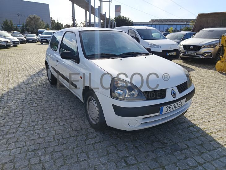 Renault Clio · Ano 2001