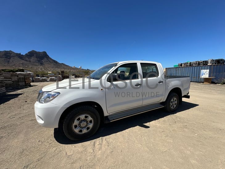 TOYOTA HILLUX