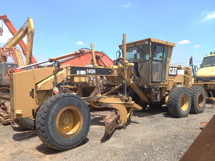 Motoniveladora (15 T) CATERPILLAR 140 H