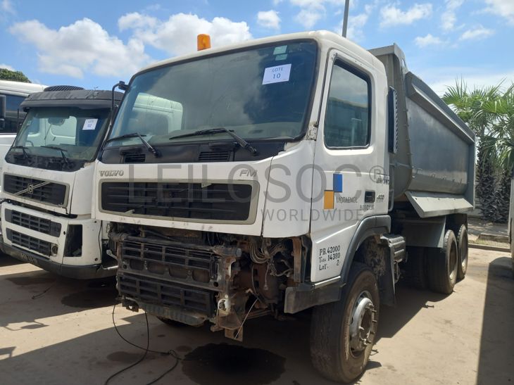 Camião Basc. Tras. 26 T (6X4) VOLVO FM 400