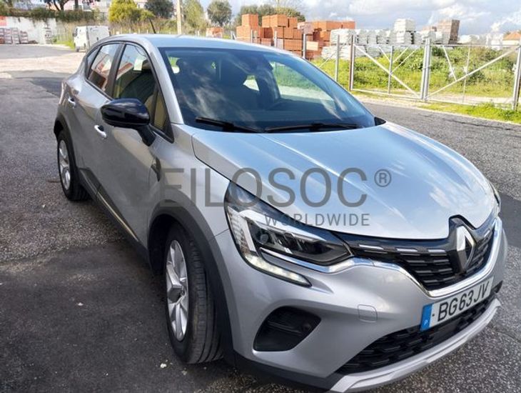Renault Captur · Ano 2021