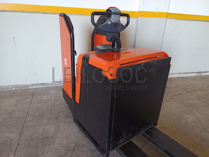 Stacker BT · Elétrico · Ano 2013