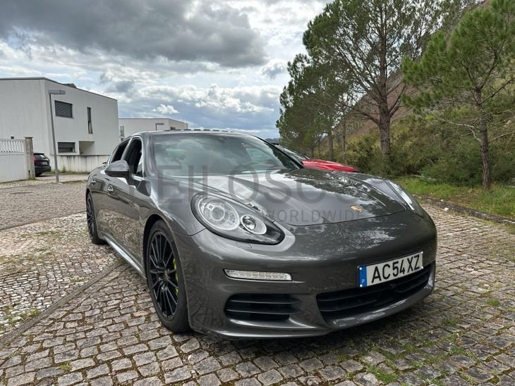 Porsche Panamera S e-Hybrid · Ano 2016