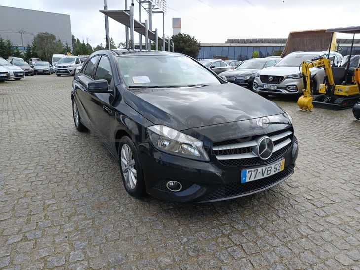 Mercedes-Benz A180 CDI · Ano 2013
