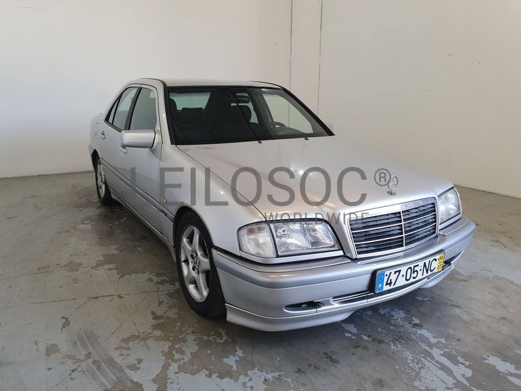 Mercedes-Benz C220 CDI · Ano 1998