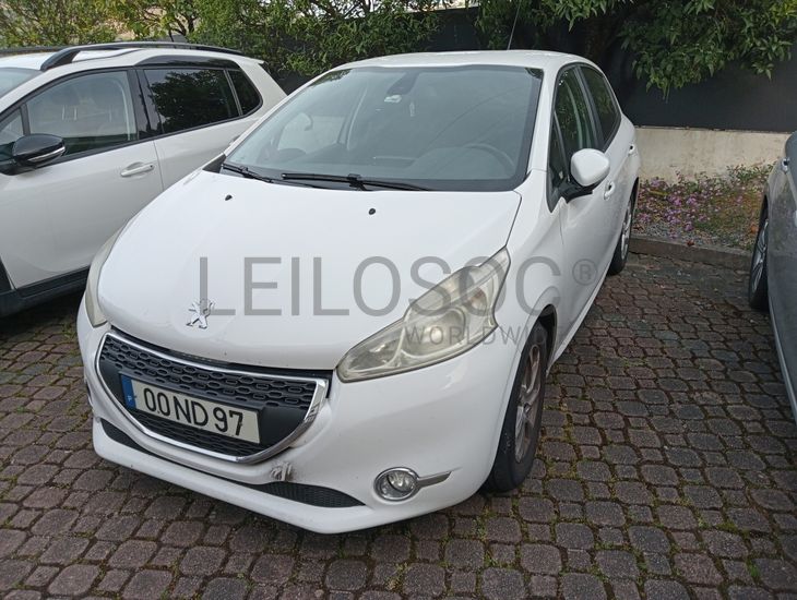 Peugeot 208 · Ano 2012