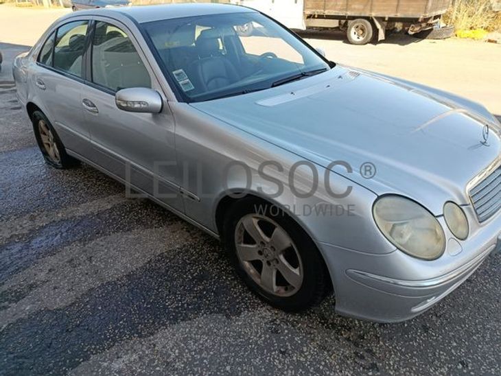 Mercedes-Benz E270 · Ano 2002