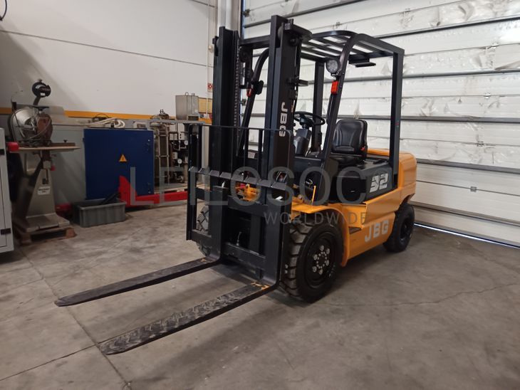 Empilhador JBG FD-32S · Ano 2025