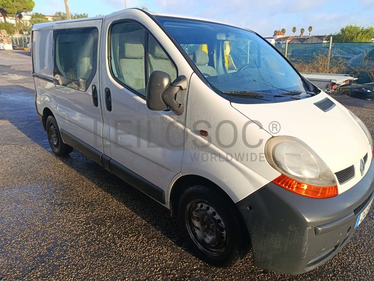 Renault Trafic · 6 Lugares · Ano 2006