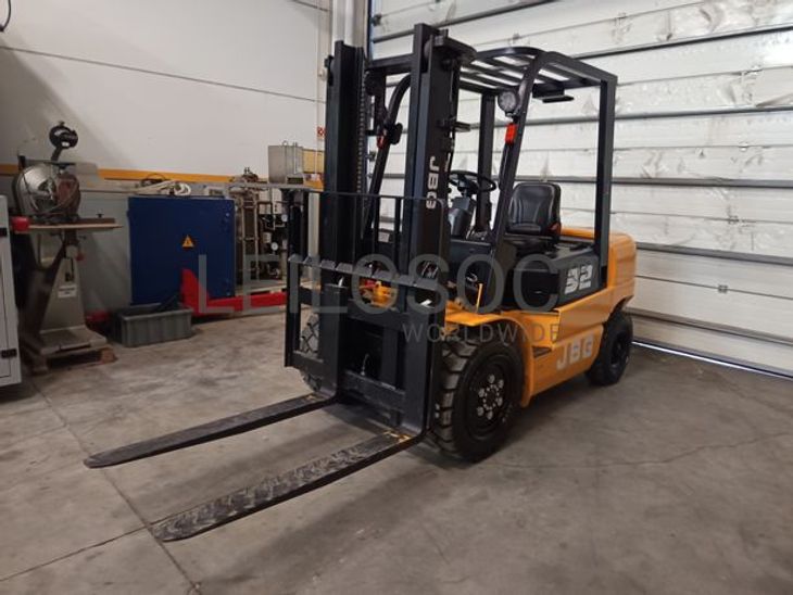Empilhador JBG FD-32S · Ano 2025