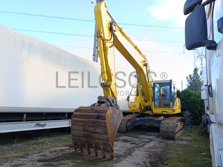 Giratória de Rastos Komatsu PC 210 LC-8 · Ano 2007
