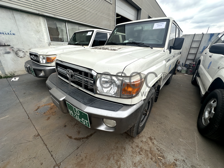 WHO | TOYOTA LAND CRUISER