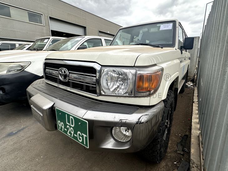 WHO | TOYOTA LAND CRUISER