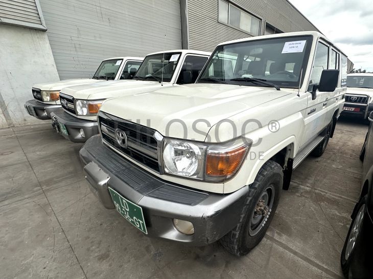 WHO | TOYOTA LAND CRUISER