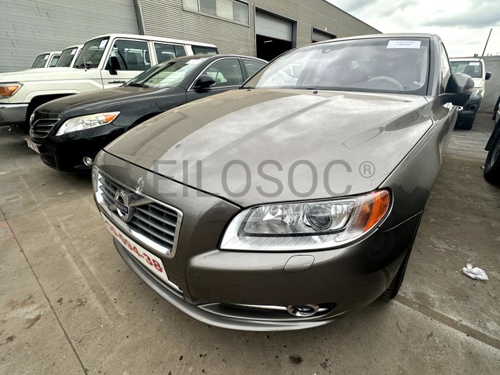 WHO | VOLVO S80