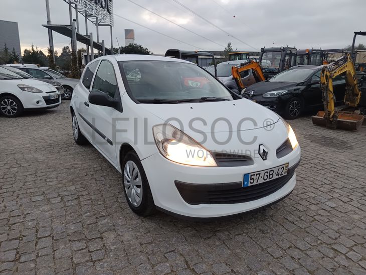 Renault Clio 1.5 DCi · Ano 2008