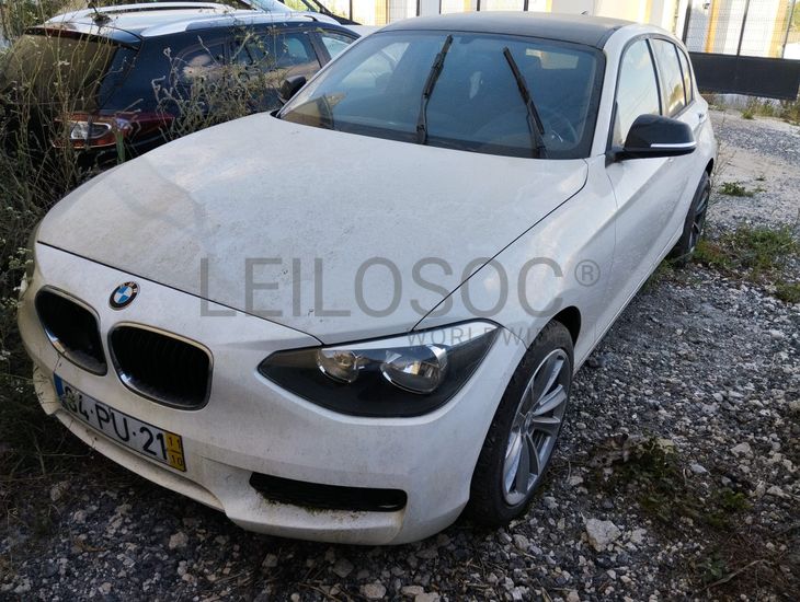 BMW 118 D · Ano 2011