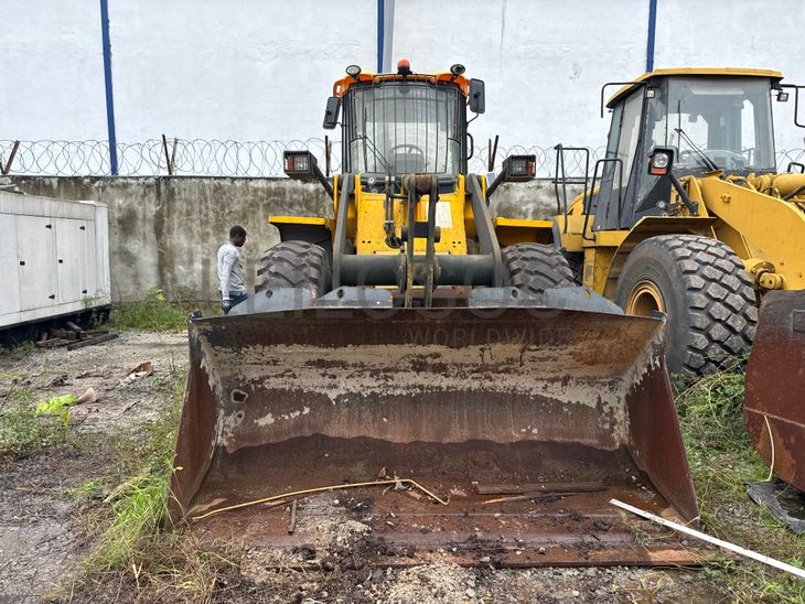 Chargeuse sur pneus 15T JCB 432ZX