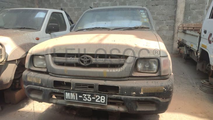  Toyota Hilux