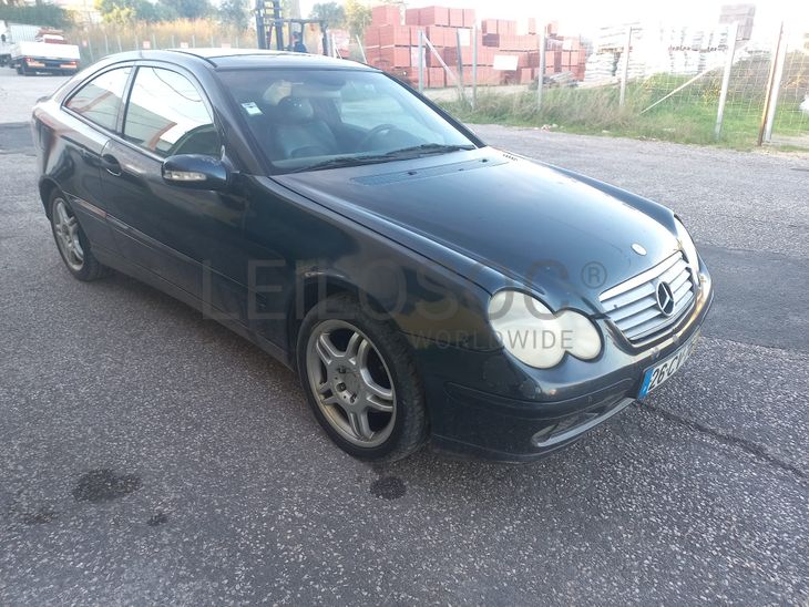 Mercedes- Benz C 220 CDI · Ano 2002