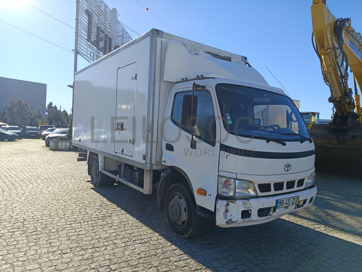 Toyota Dyna · Ano 2005