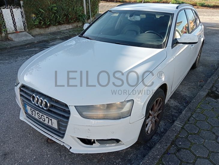 Audi A4 Avant TDI · Ano 2012