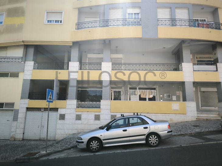 Loja · Amadora