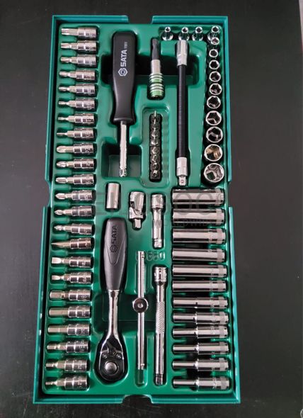 TABULEIRO DE 66 PEÇAS COM CHAVES DE 6 PONTOS DE 1/4" 