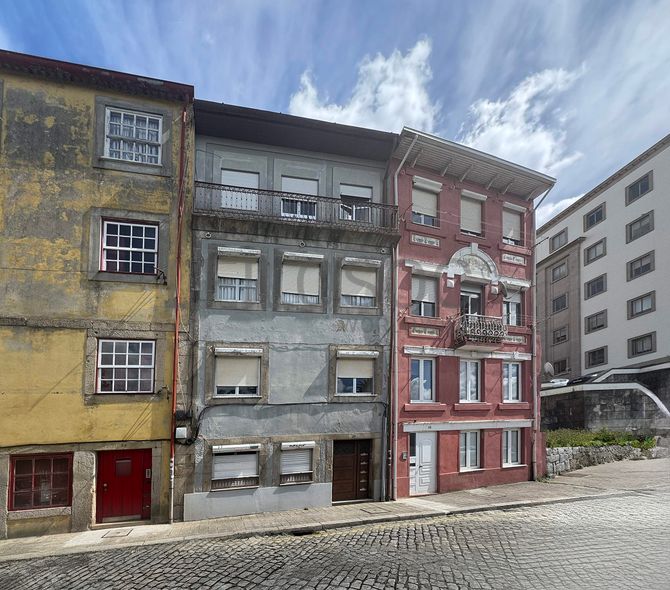 Edifício de 5 Pisos · Jardim das Virtudes, Porto