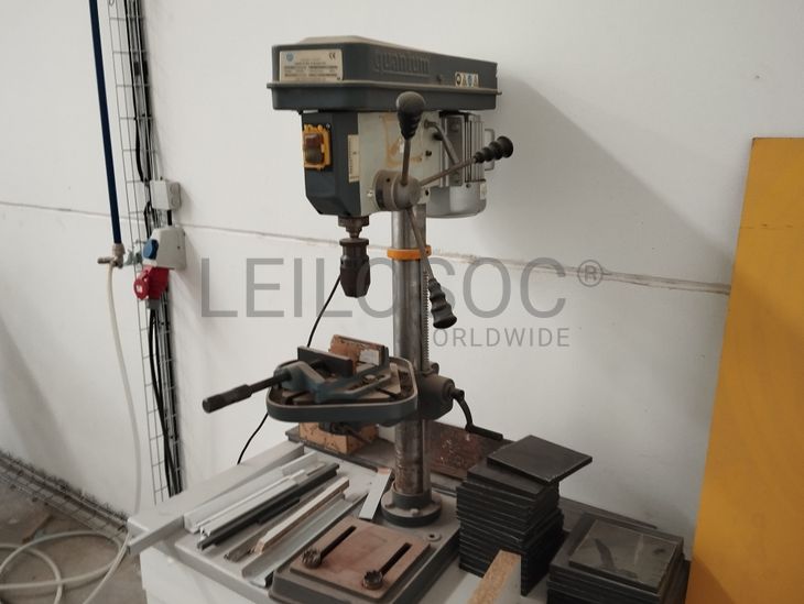 Engenho de Furar de Bancada