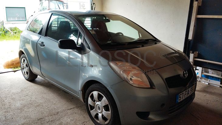 Toyota Yaris · Ano 2014