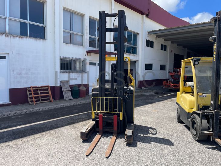 Stacker Hyster