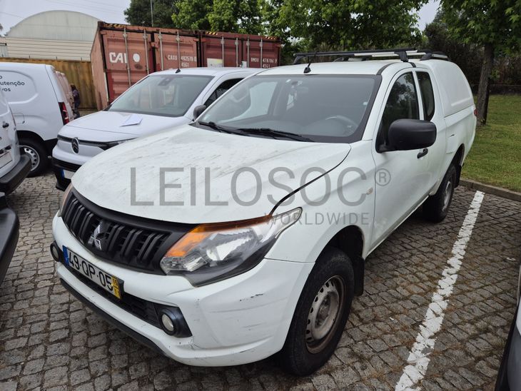 Mitsubishi L200 · Ano 2015