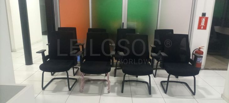 Oito cadeiras