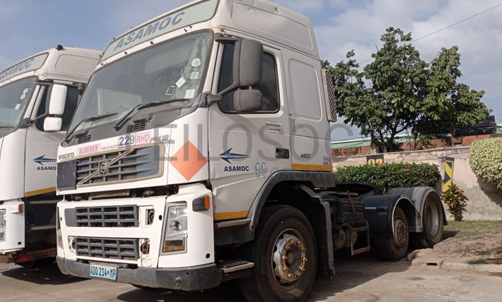 Camião Volvo FM12