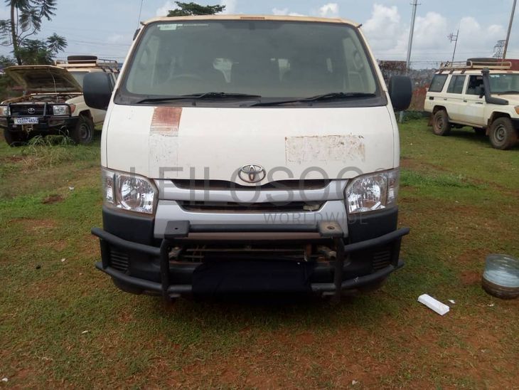 Toyota Hiace Mini Bus