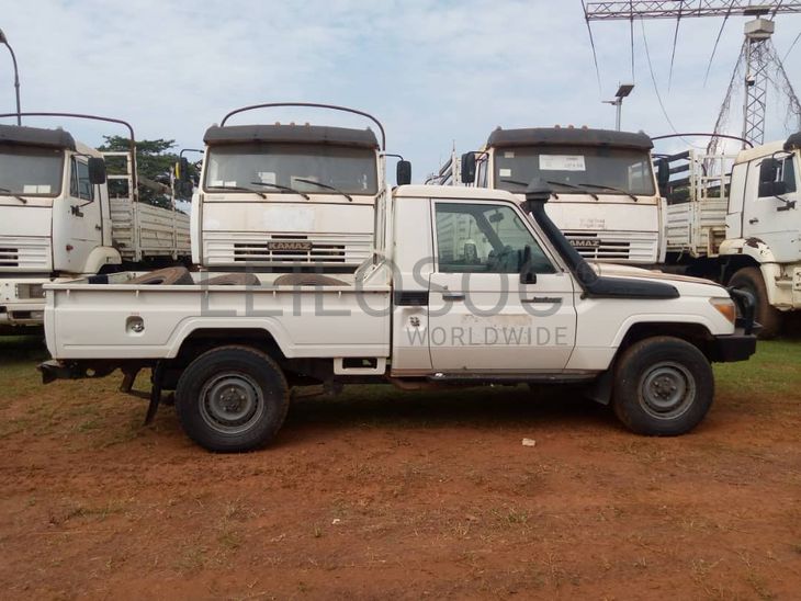 Toyota Landcruiser Hard Top HZJ76-DKMRS 2018
