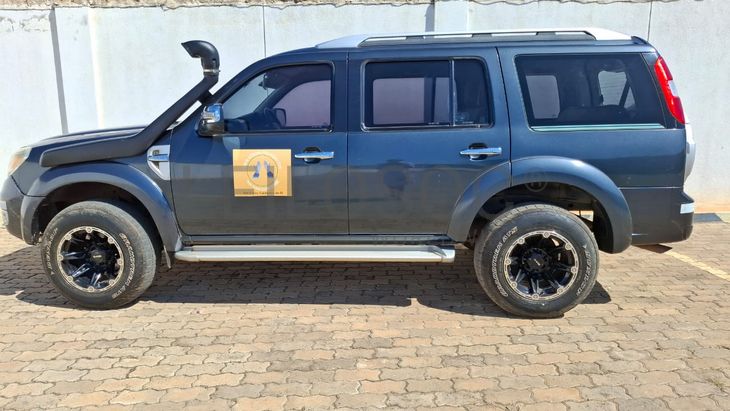 Ford Everest - 2012
