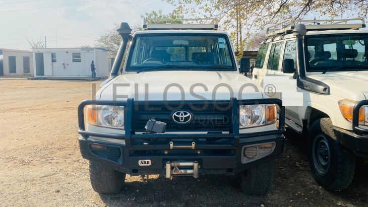 Toyota Land Cruiser - 2015