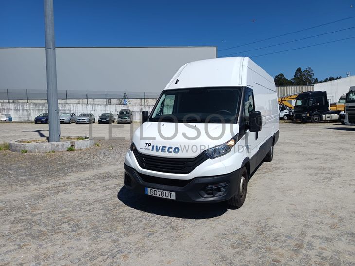 Iveco Daily · Ano 2023