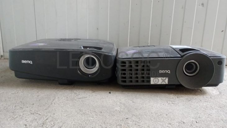 Projectores - Benq e Fotocopiadora - Canon/imageRUNNER 2545i