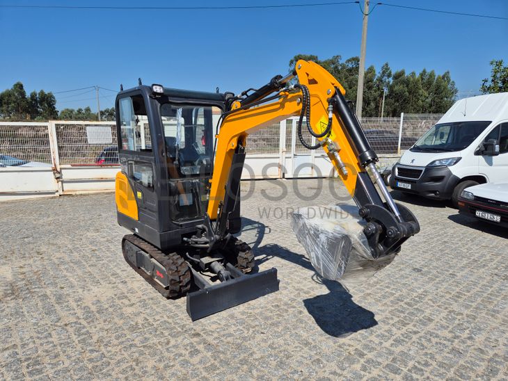 Mini Giratória Infront YFE20 · Ano 2023 